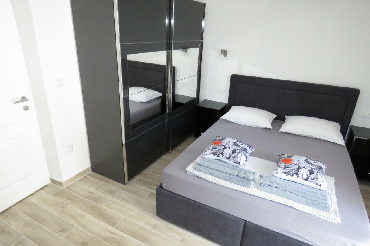 Lux Dalmatia I & R Hotel Makarska Buitenkant foto