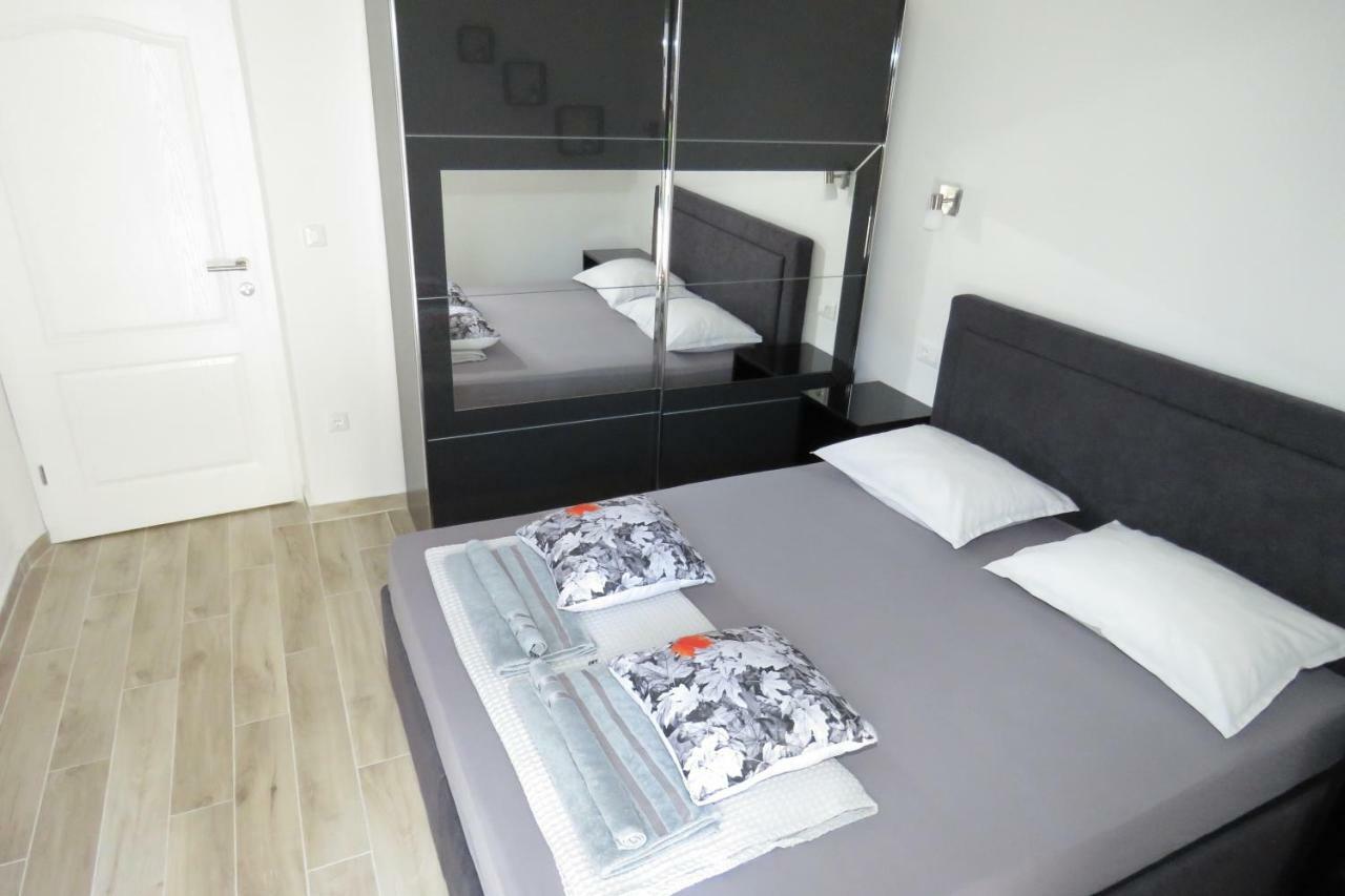 Lux Dalmatia I & R Hotel Makarska Buitenkant foto