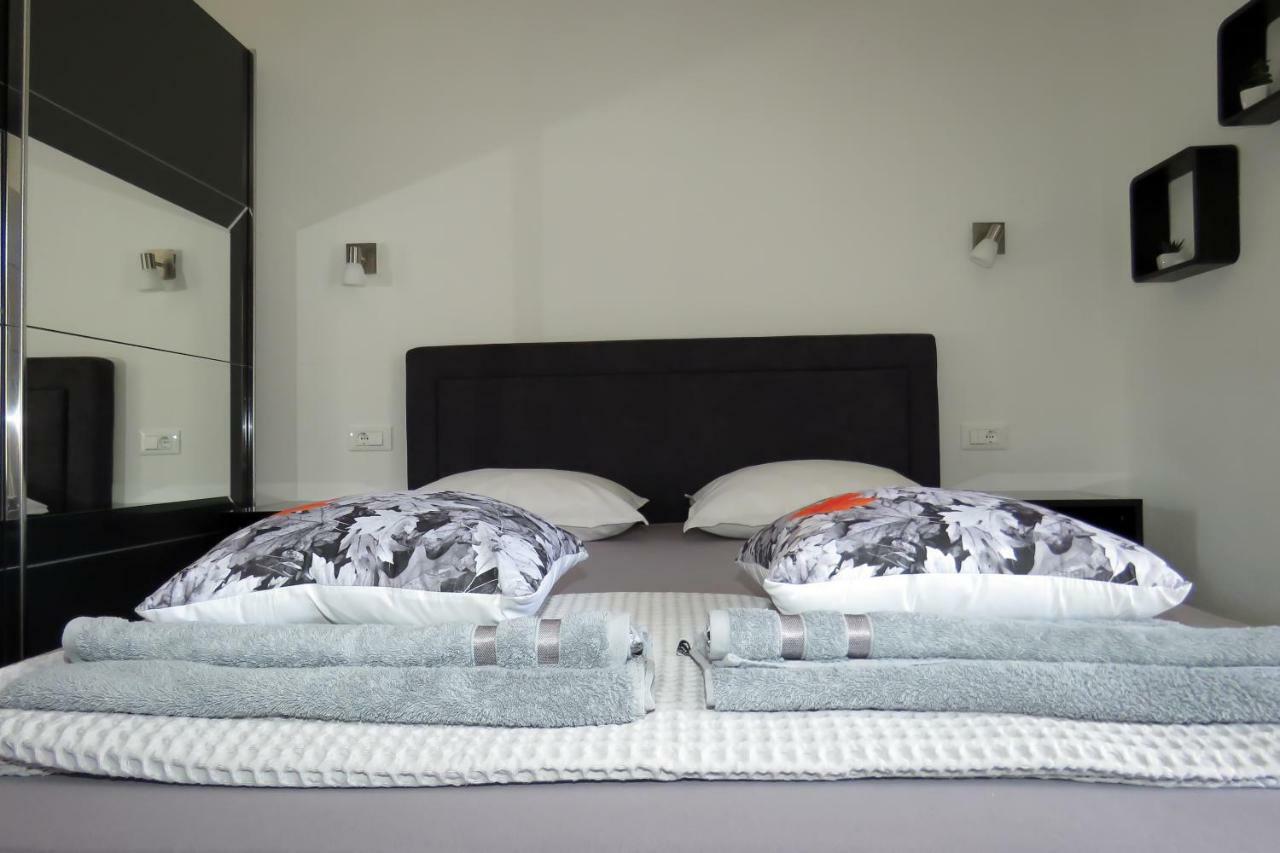 Lux Dalmatia I & R Hotel Makarska Buitenkant foto