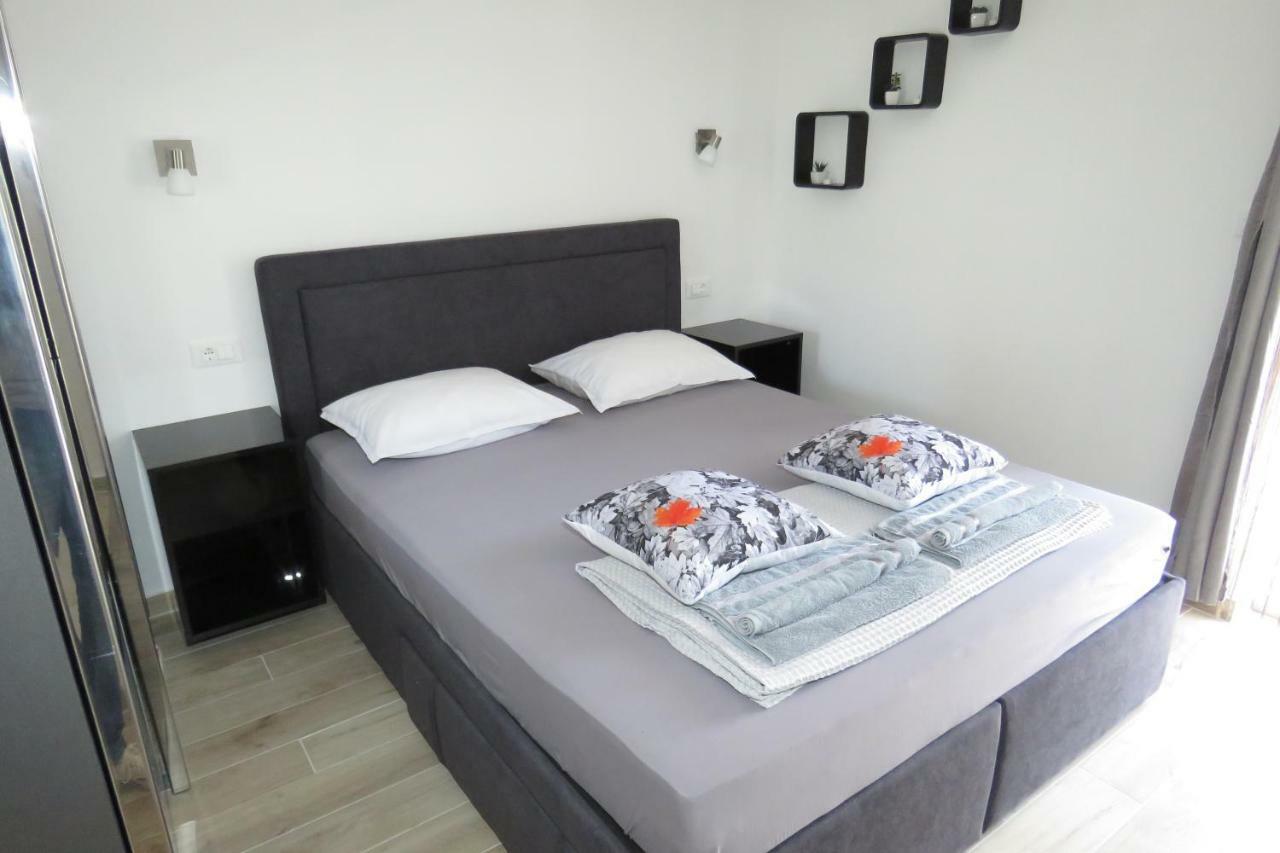 Lux Dalmatia I & R Hotel Makarska Buitenkant foto