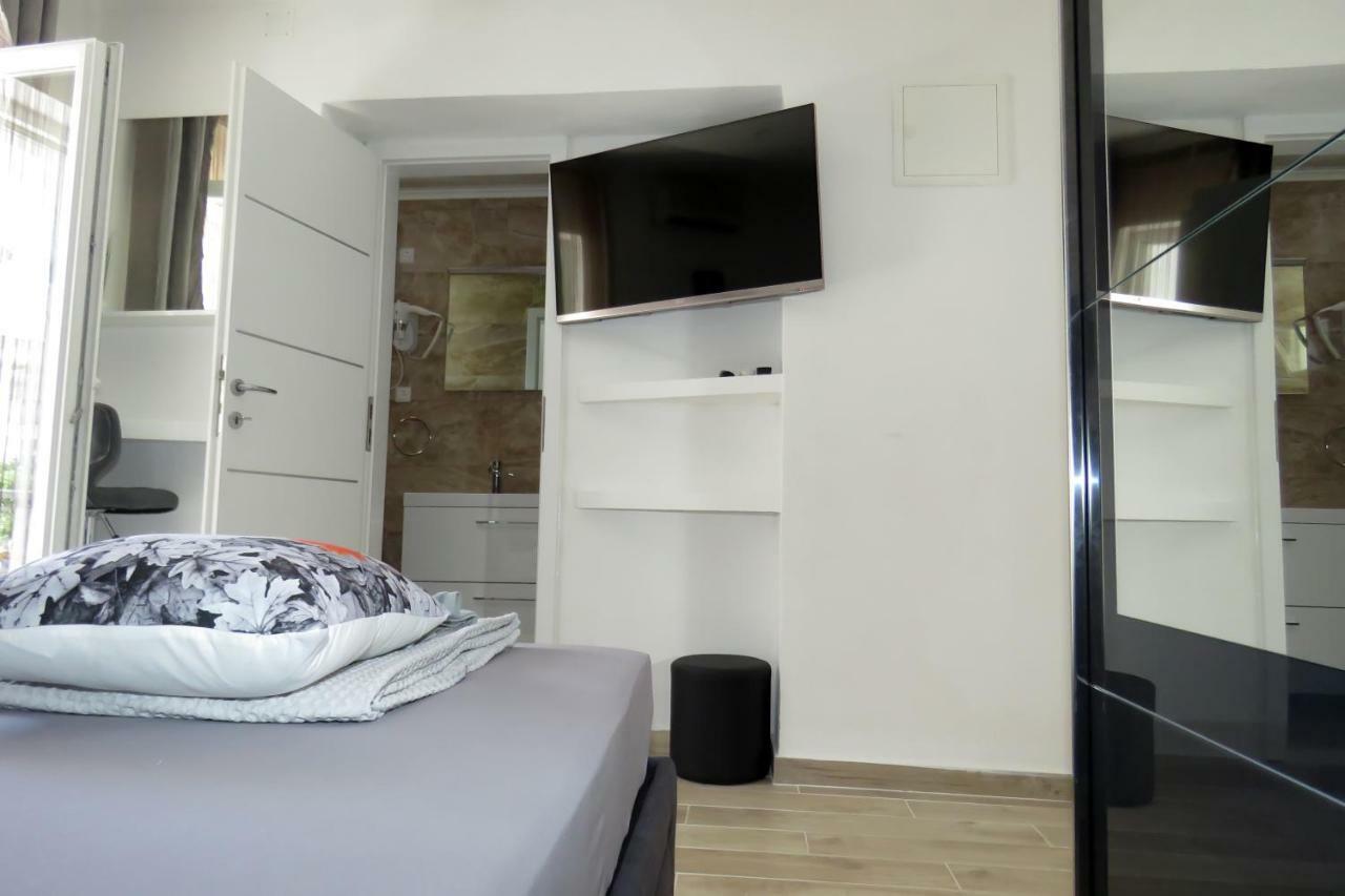 Lux Dalmatia I & R Hotel Makarska Buitenkant foto