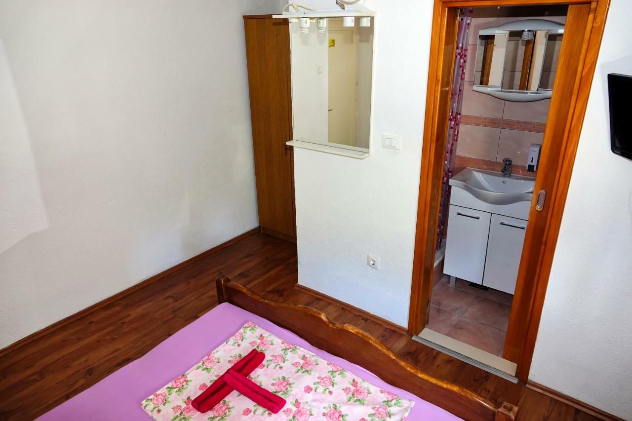 Lux Dalmatia I & R Hotel Makarska Buitenkant foto